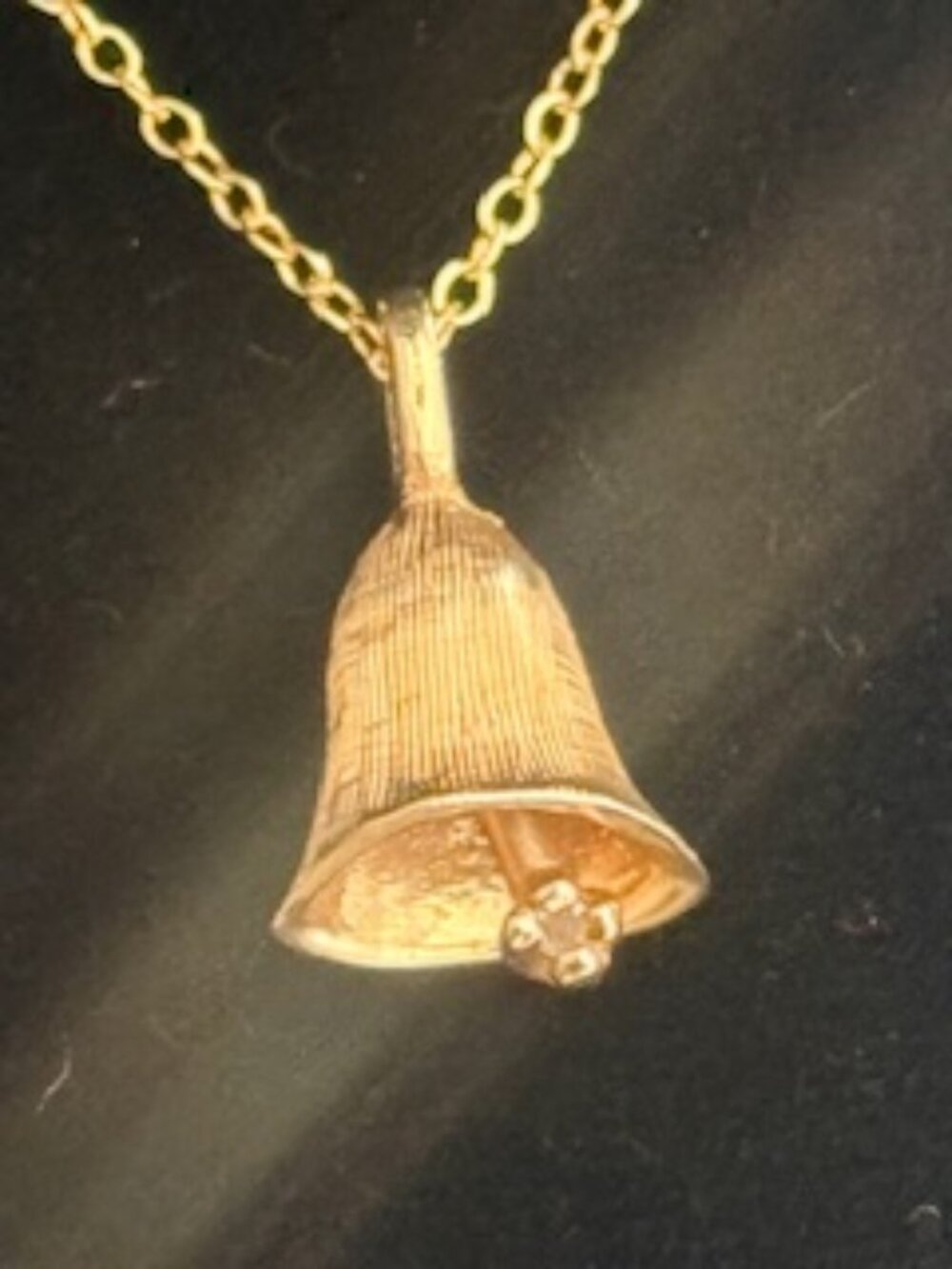 14K gold 15" gorgeous chain and bell pendant